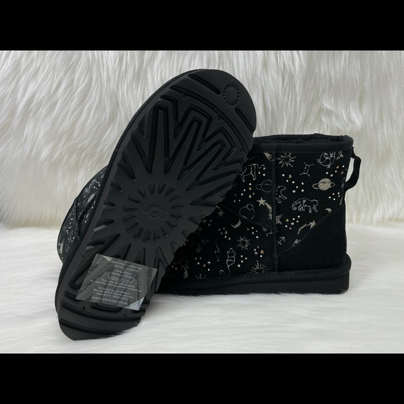 [SOLD] UGG Classic Zodiac Mini Snow Boots Sz 5 - Picture 6 of 12